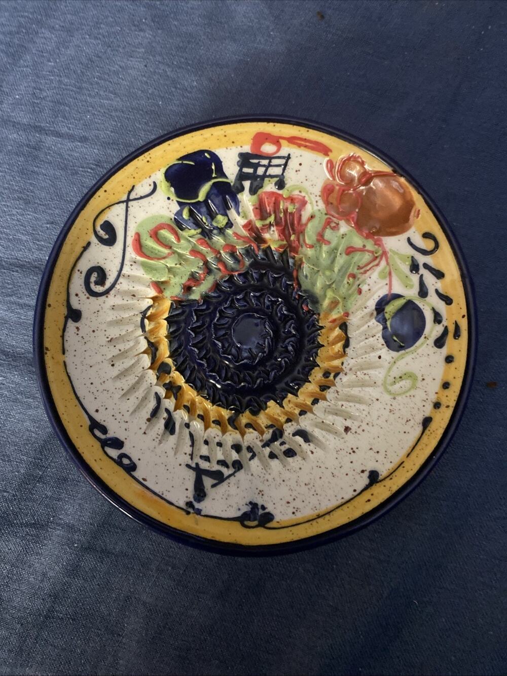 Veo Espana 5" Hand Painted Garlic or Ginger Grating Dish from Spain
